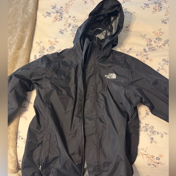 The North Face- Girl’s Rain Jacket- size large!! - Picture 3 of 8